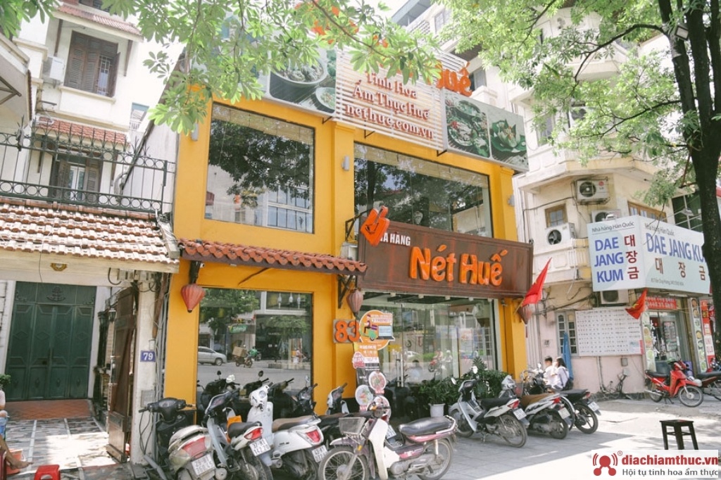 Không gian nhà hàng Nét Huế Trần Duy Hưng