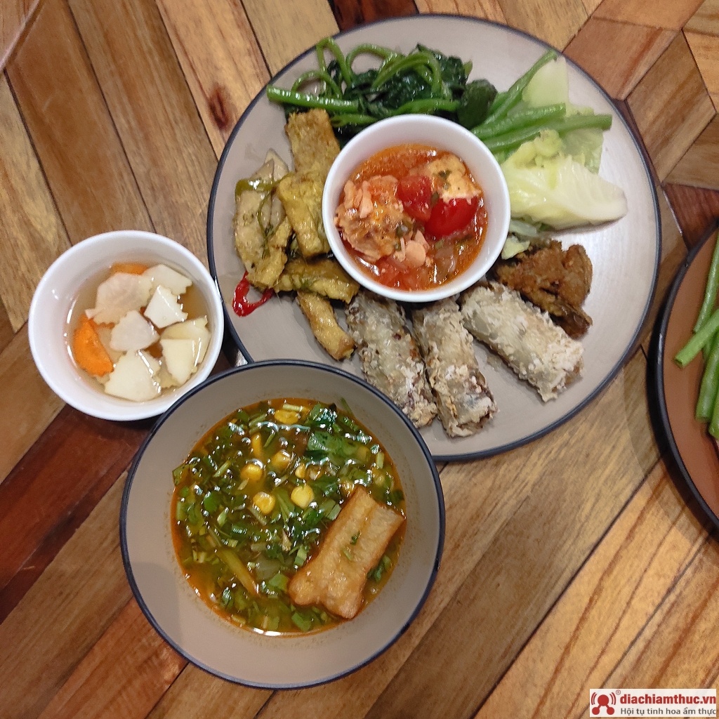 Nhà hàng Chay Veggie Castle - Yên Ninh