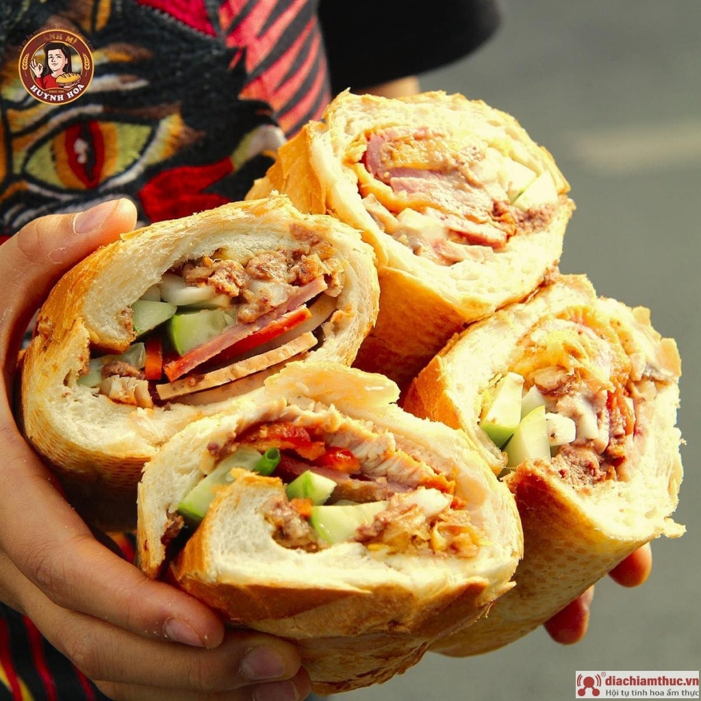 Bánh mì Huỳnh Hoa đắt nhất Sài Gòn