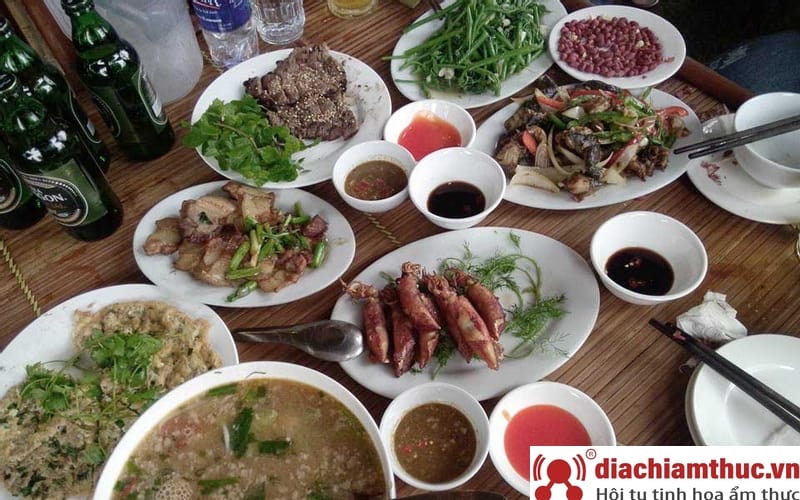 Hòa Lạc Viên Restaurant