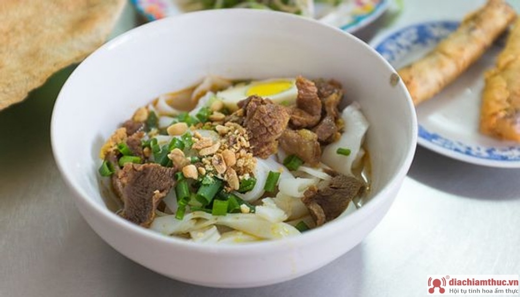 Mì Quảng Dì Bảy