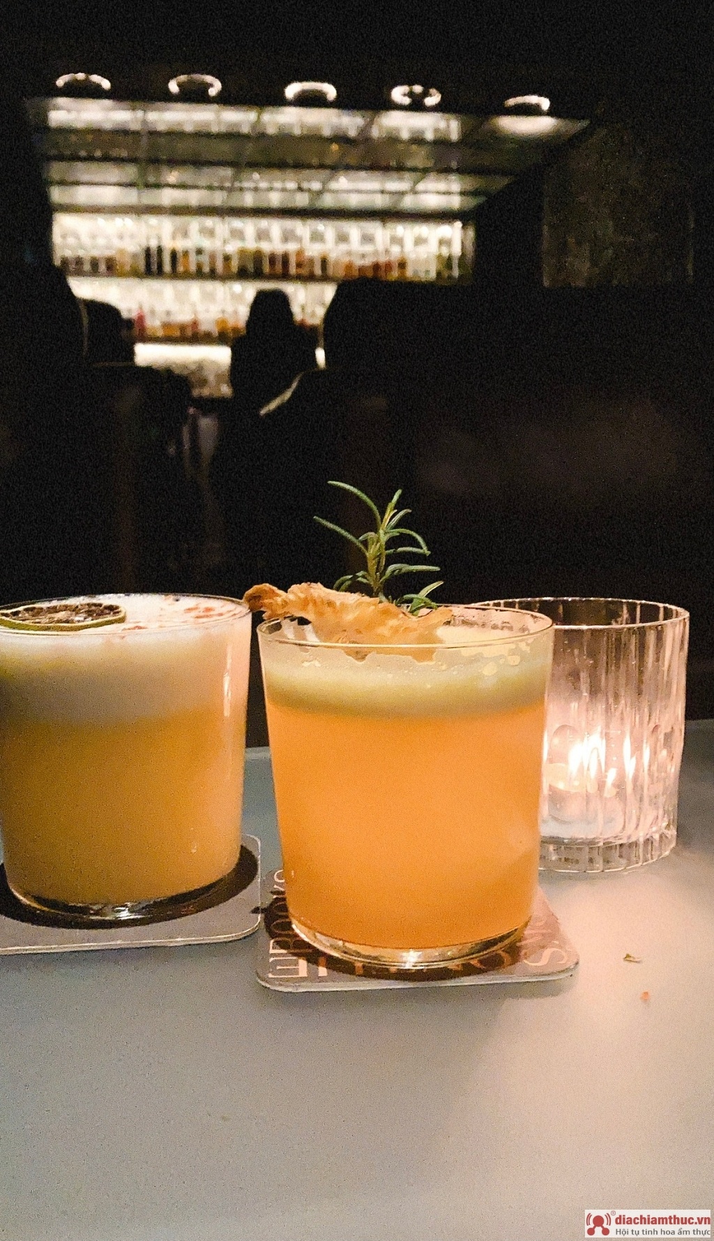 Món - On The Rocks Cocktail Bar