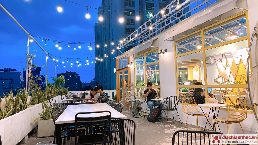 Nắng Rooftop Coffee