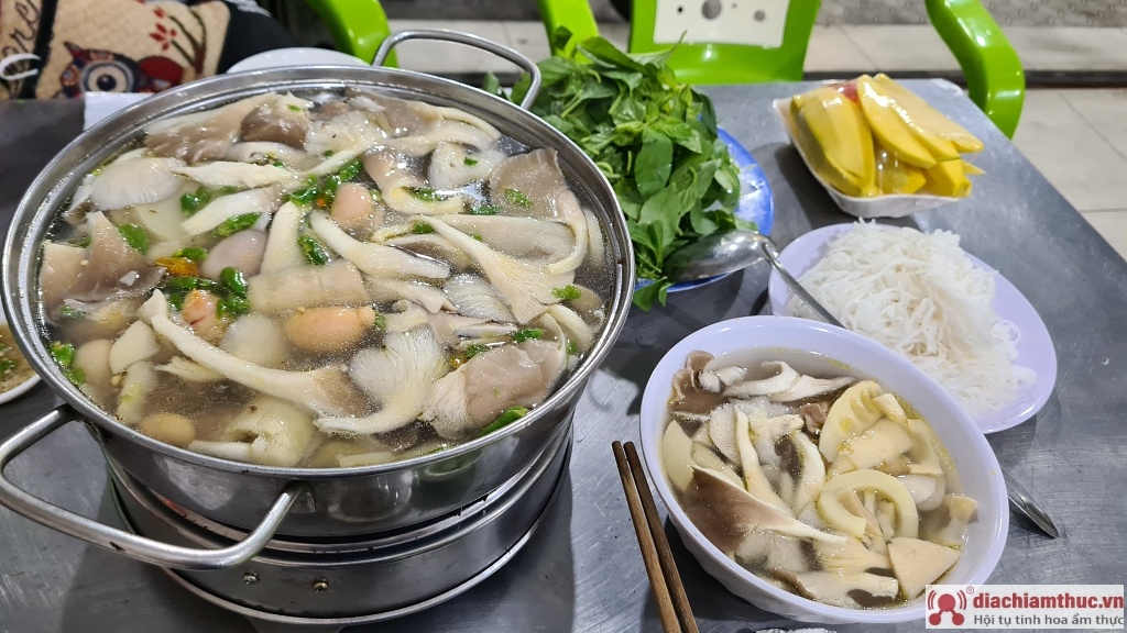 Quán Lẩu Gà Lá É Phú Yên - món ăn