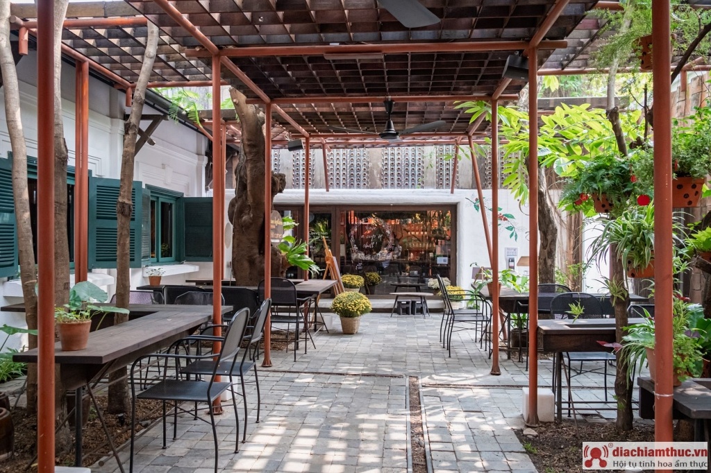 Top quán cafe chill Sài Gòn mà giới trẻ tha hồ check in