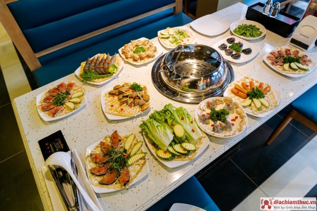 Món ăn đa dạng tại Long Wang