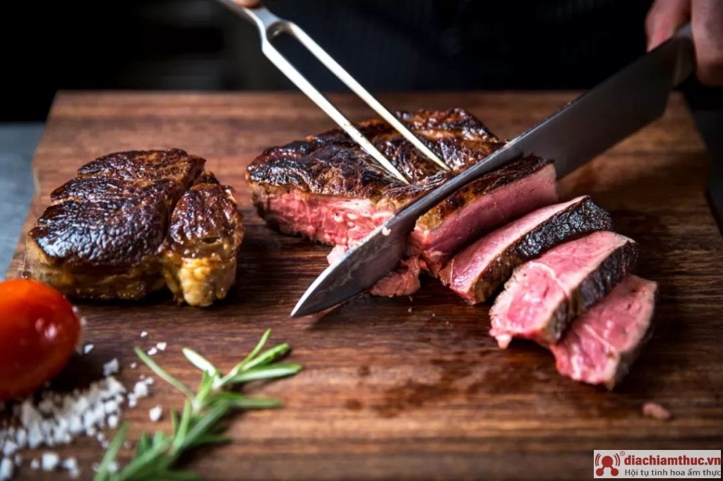 cách thưởng thức steak chuẩn