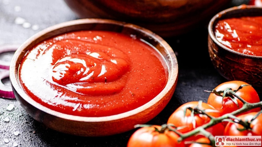 ketchup và sốt cà chua