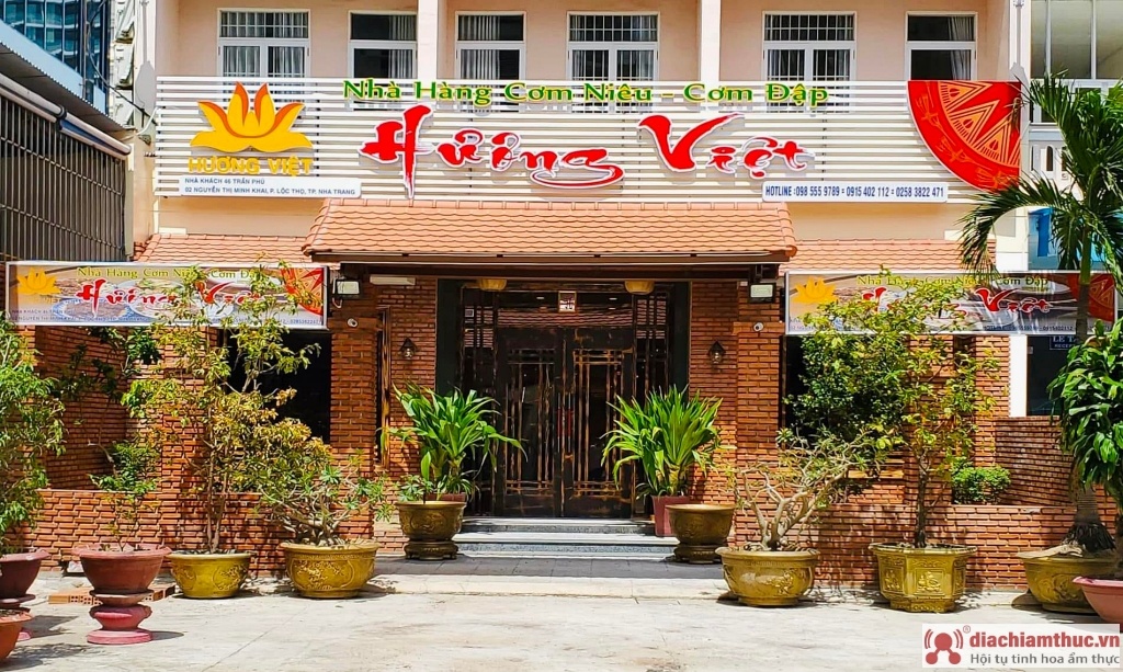 Quán Cơm niêu Hương Việt
