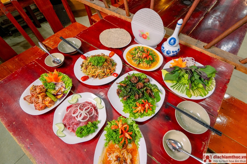 Các món ăn nổi bật tại Quán nhậu nướng và lẩu Túy Tửu Lầu