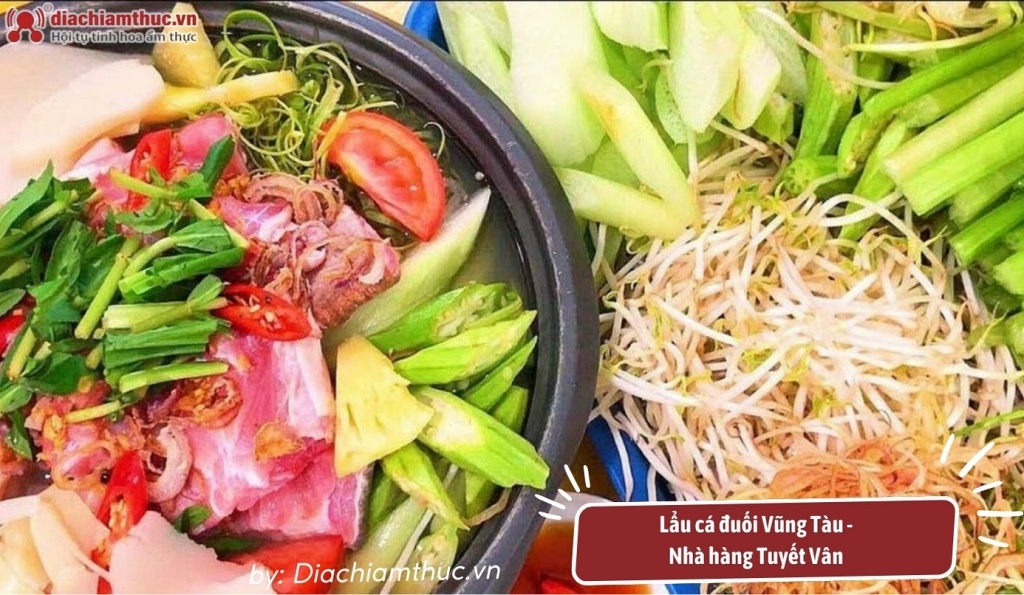 Món lẩu cá đuối hấp dẫn với rau ăn kèm đa dạng của nhà hàng Tuyết Vân