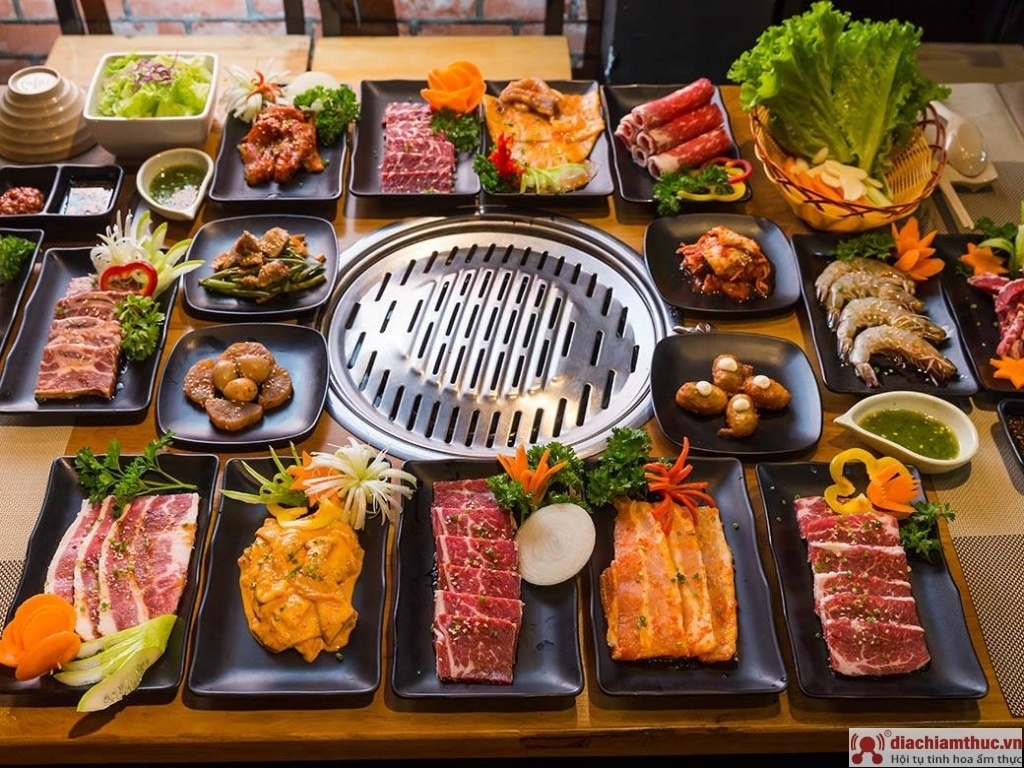 Quán nướng Taka BBQ có nhiều lựa chọn từ thịt bò, heo, gà, và hải sản